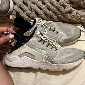Used nike huarache